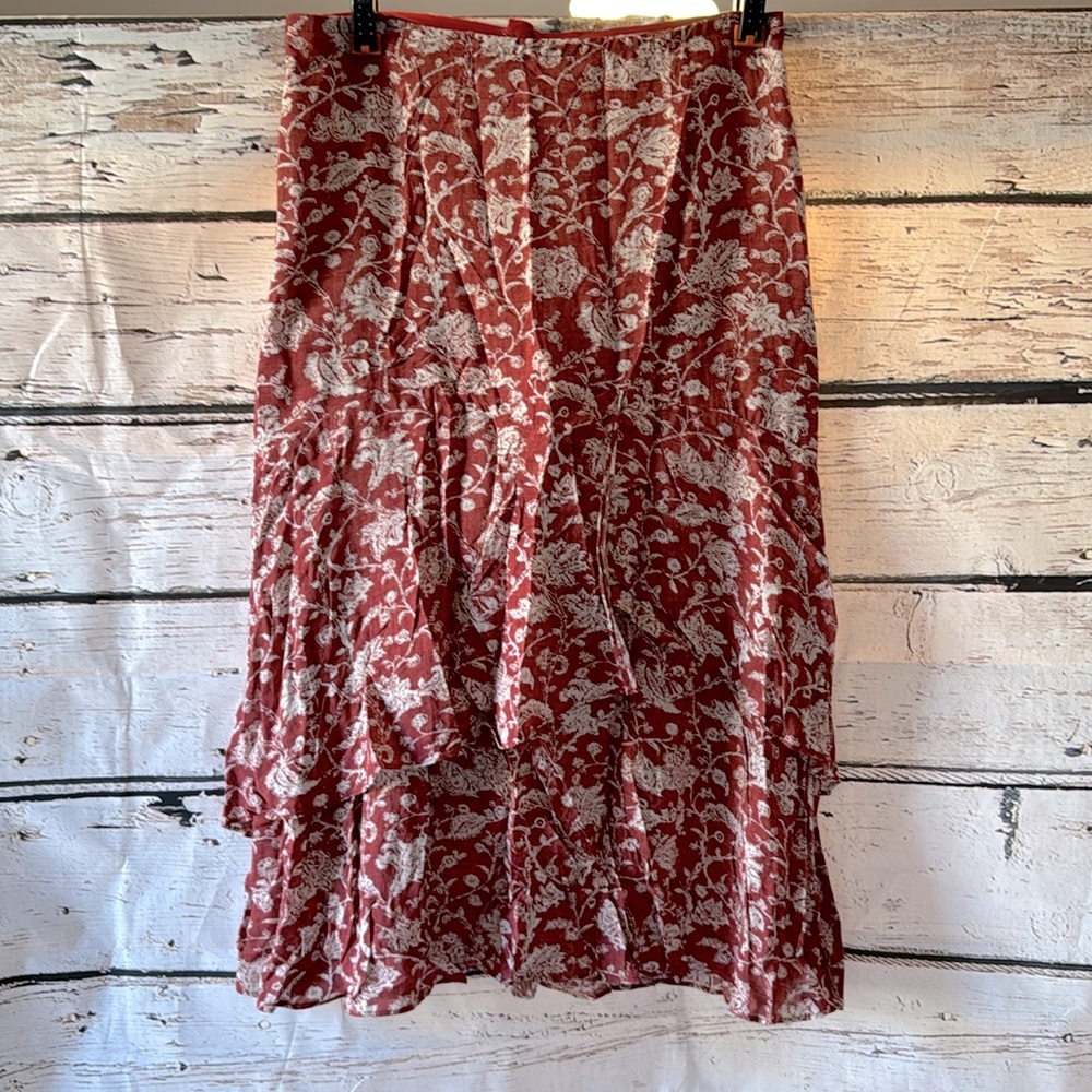 Women’s skirt, Peruvian connection size 8, red floral